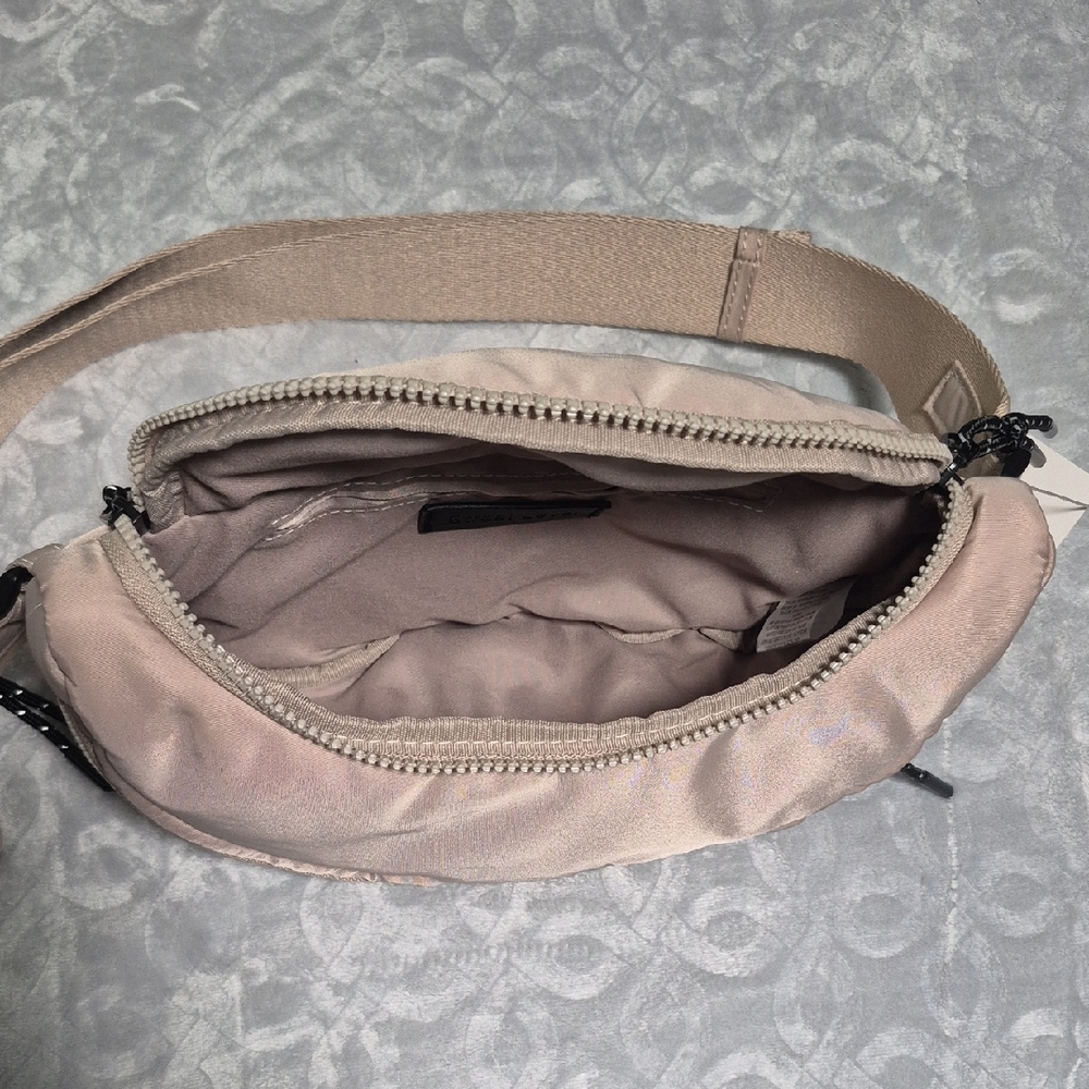 Street Level Ivory Crossbody Bag NWT - Picture 4 of 10
